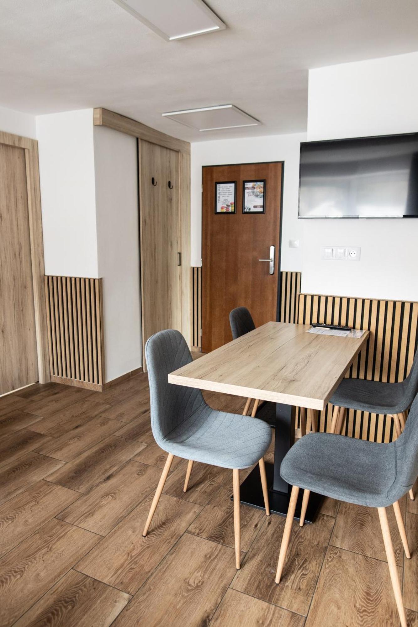 Hotel U Kociana Трояновице Экстерьер фото